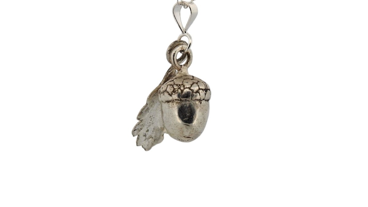 Acorn Jewellery Set – Sterling Silver Acorn & Leaf Pendant Duo - Lynne Lee Jewellery