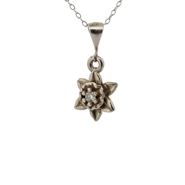 Birth Flower Necklace - December's Winter Beauty - Narcissus Pendant - Lynne Lee Jewellery