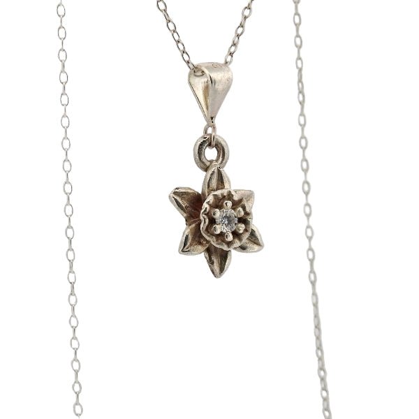 Birth Flower Necklace - December's Winter Beauty - Narcissus Pendant - Lynne Lee Jewellery